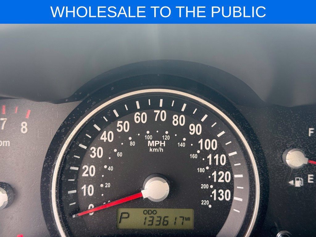 Used 2010 Kia Sedona LX FWD image 16