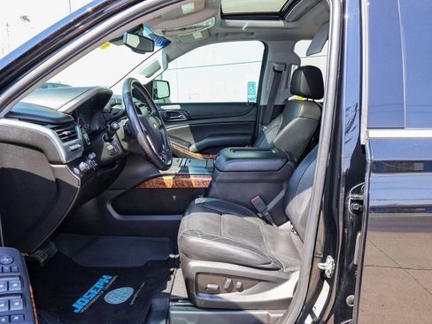 Used 2020 Chevrolet Tahoe Premier w/ Premier 6.2L Value Package image 14