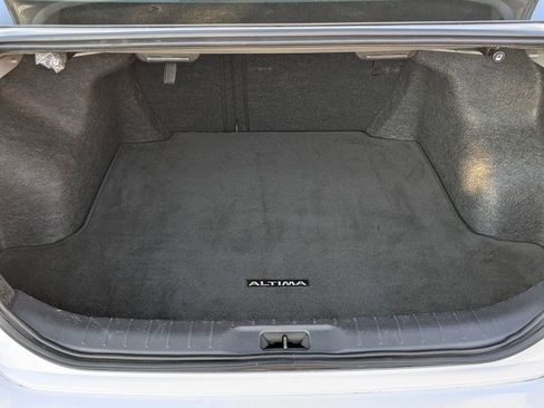 Used 2025 Nissan Altima 2.5 SR w/ SR Premium Package image 7