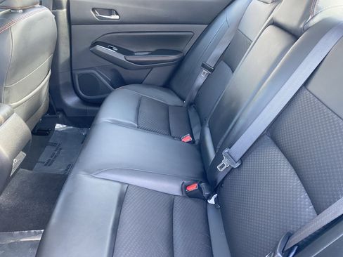 Used 2025 Nissan Altima 2.5 SR image 13