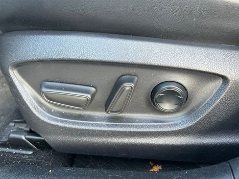 Used 2019 Toyota Prius Prime Advanced FWD image 16