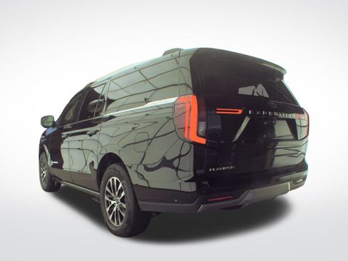 Used 2025 Ford Expedition Max Platinum image 8
