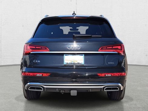 Used 2022 Audi Q5 2.0T Prestige w/ Prestige Package image 6