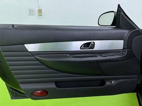 Used 2002 Ford Thunderbird RWD image 17