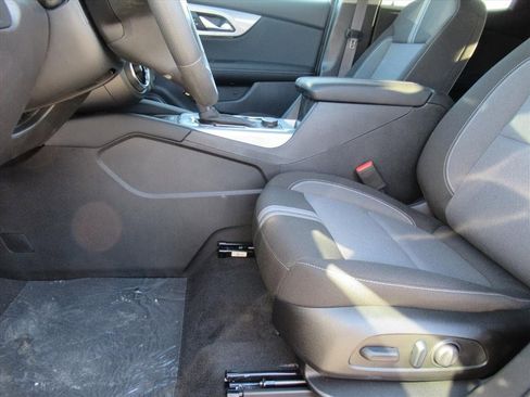 New 2025 Chevrolet Blazer LT w/ Convenience Package image 15