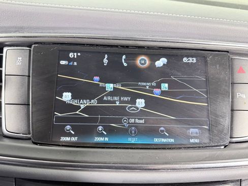 Used 2018 Buick Enclave Essence image 17