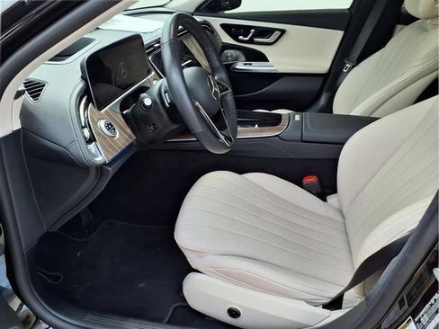 Used 2025 Mercedes-Benz E 450 4MATIC Sedan image 13