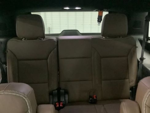 Used 2023 Chevrolet Tahoe High Country AWD/4WD image 10
