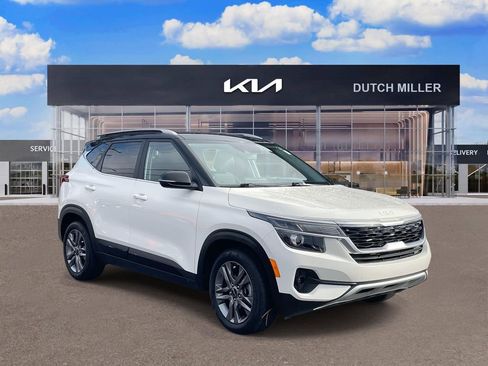 Used 2023 Kia Seltos S w/ Navigation Package image 1