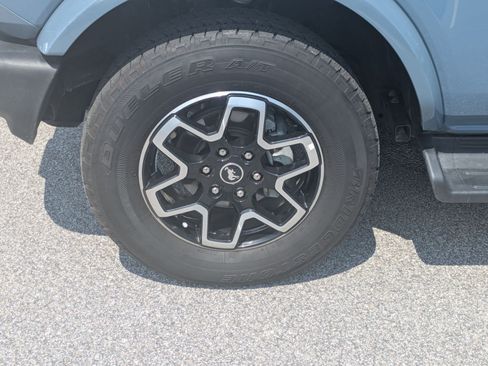 Used 2025 Ford Bronco Outer Banks AWD/4WD image 11
