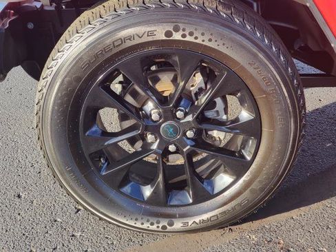 Used 2024 Jeep Wrangler Sahara image 5