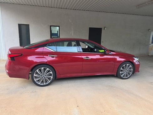 Used 2024 Nissan Altima 2.5 SL FWD image 3