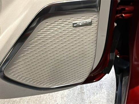 Used 2024 GMC Acadia Denali image 27