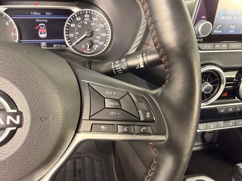 Used 2025 Nissan Sentra SR w/ SR Premium Package FWD image 17