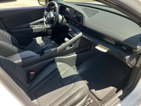 New 2026 Hyundai Elantra SEL Sport FWD image 21