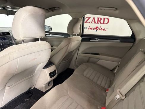 Used 2017 Ford Fusion SE FWD image 14