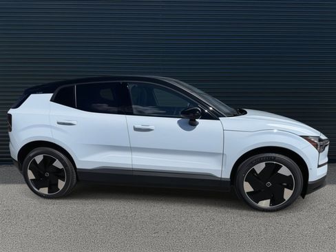Certified 2025 Volvo EX30 Ultra image 2