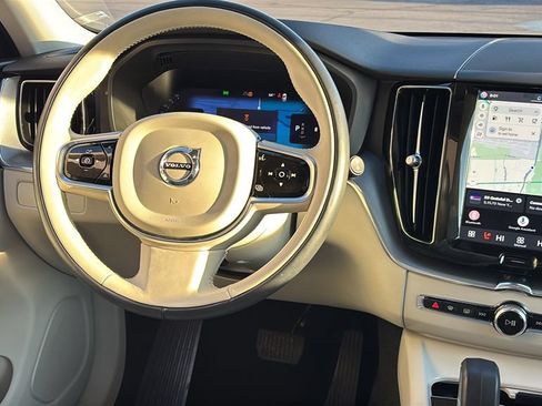 Used 2024 Volvo XC60 B5 Core w/ Climate Package AWD/4WD image 6
