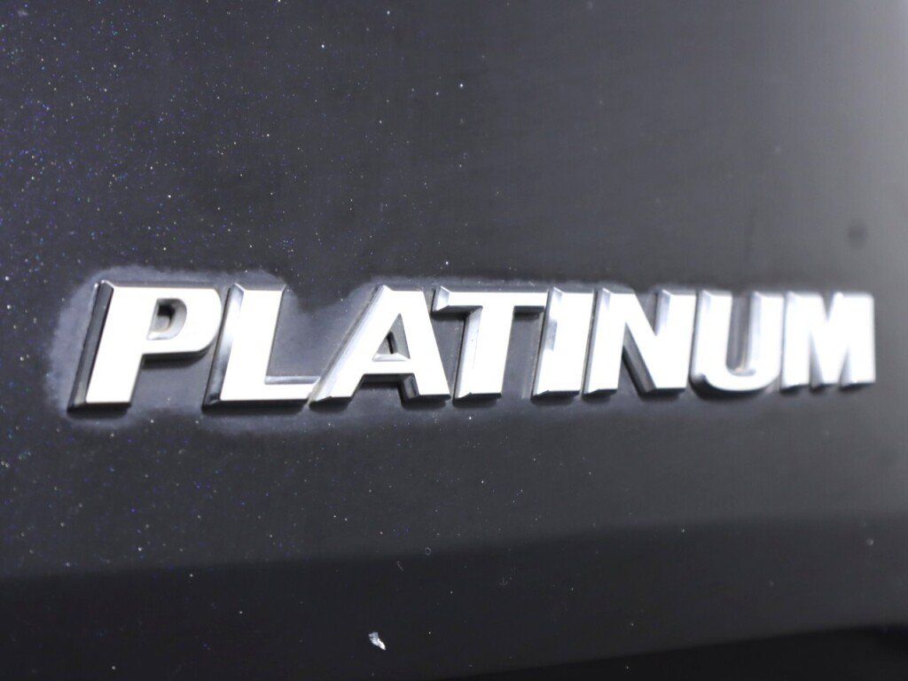 Used 2025 Toyota Sienna Platinum AWD/4WD image 43