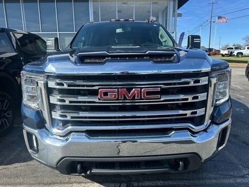 Certified 2022 GMC Sierra 2500 SLE w/ SLE Value Package; image 3