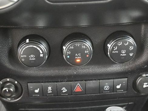 Used 2016 Jeep Wrangler Unlimited Sahara w/ Connectivity Group AWD/4WD image 21