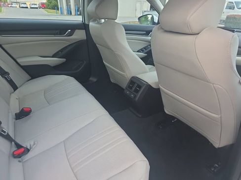 Used 2021 Honda Accord Touring image 12