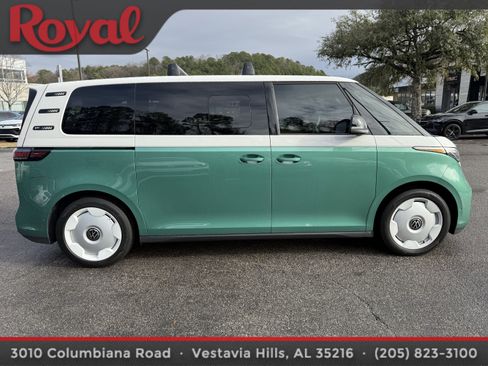 Certified 2025 Volkswagen ID. Buzz 1st Edition image 4