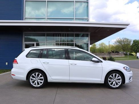 Used 2018 Volkswagen Golf SEL image 2