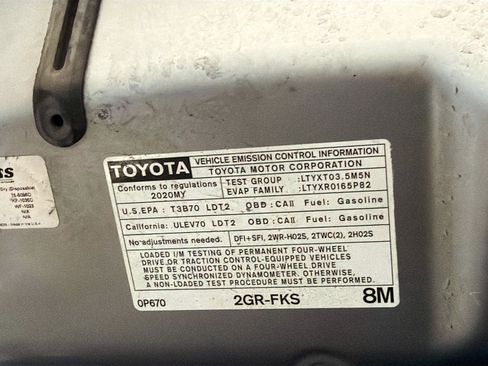 Used 2020 Toyota Tacoma TRD Off-Road w/ Technology Package image 17