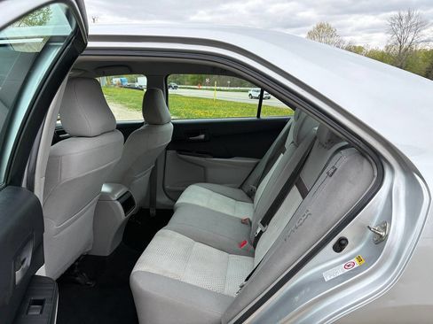 Used 2014 Toyota Camry LE FWD image 9
