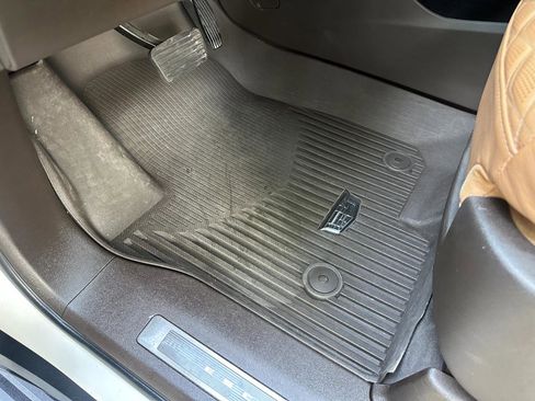 Used 2021 Cadillac Escalade ESV Sport w/ Driver Assist Tech Package image 16