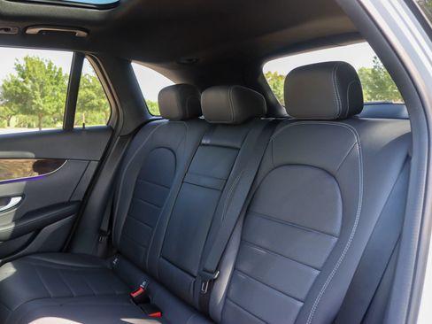 Used 2020 Mercedes-Benz GLC 300 image 17
