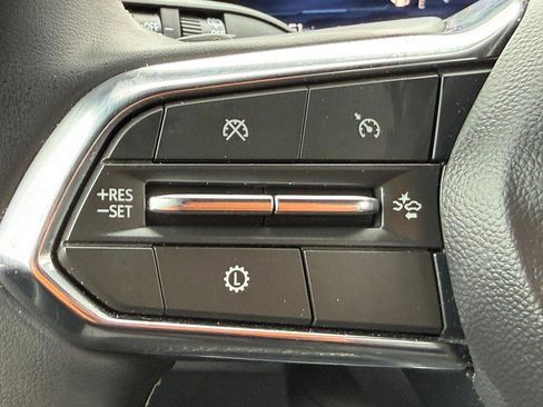 Used 2025 Chevrolet Traverse LT image 15