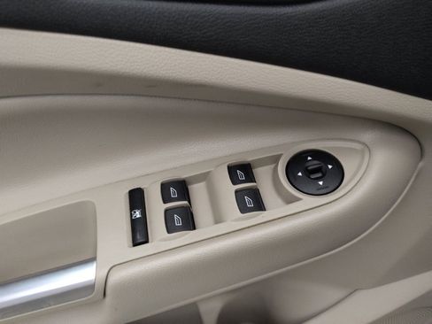 Used 2018 Ford Escape SE FWD image 27