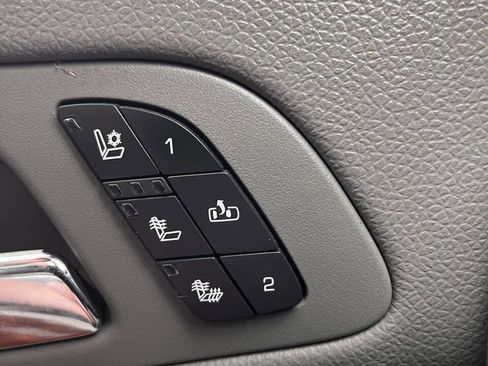 Used 2009 Chevrolet Suburban LTZ image 15