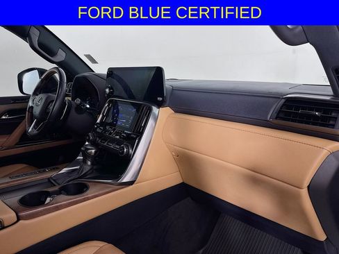 Used 2022 Lexus LX 600 4WD w/ Luxury Package image 33