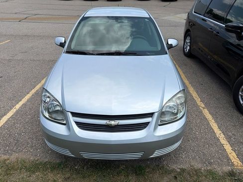 Used 2009 Chevrolet Cobalt LT FWD image 2