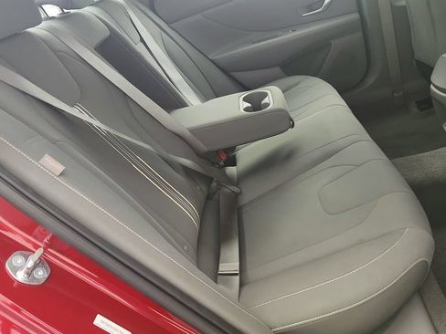 Used 2025 Hyundai Elantra SEL FWD image 32