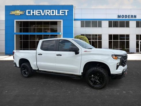 Used 2024 Chevrolet Silverado 1500 Custom Trail Boss AWD/4WD image 4