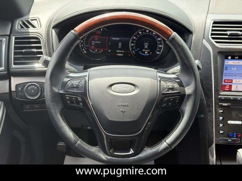 Used 2019 Ford Explorer Platinum AWD/4WD image 24