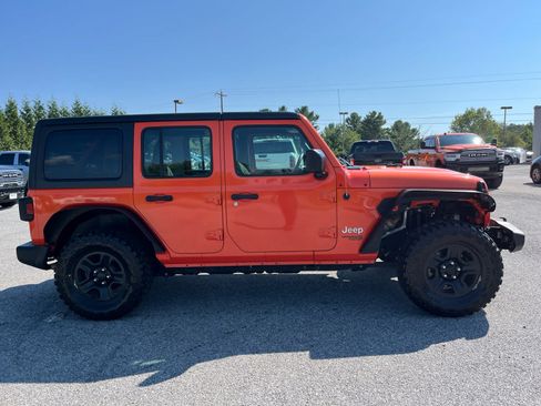 Used 2018 Jeep Wrangler Unlimited Sport AWD/4WD image 2