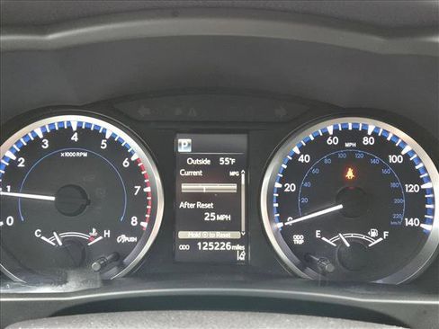 Used 2017 Toyota Highlander LE image 10