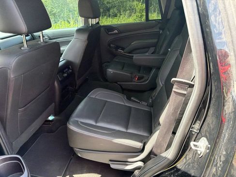 Used 2018 Chevrolet Tahoe LT w/ Luxury Package RWD image 7