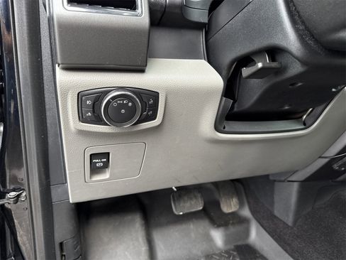 Used 2017 Ford F150 XLT image 15