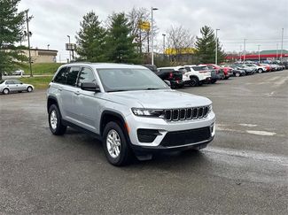 Used 2024 Jeep Grand Cherokee Laredo video 2