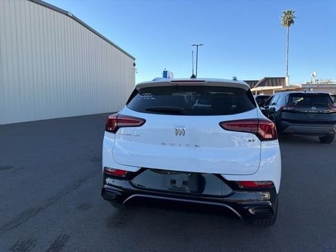 Used 2024 Buick Encore GX Sport Touring image 9