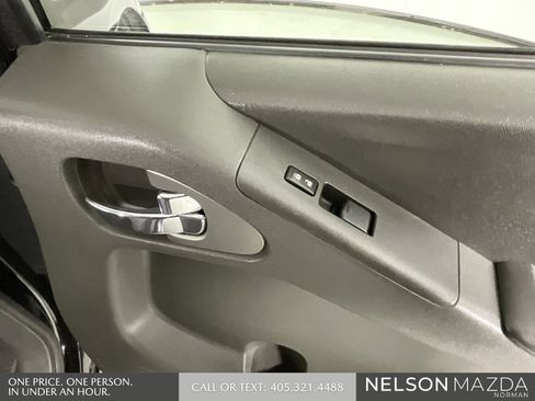 Used 2014 Nissan Frontier SV image 19