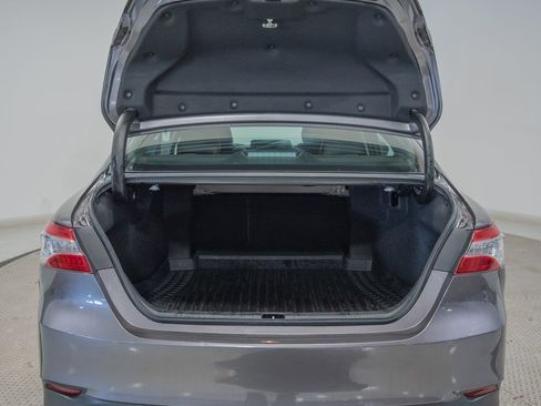 Used 2020 Toyota Camry XLE image 10