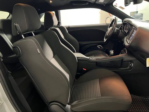 Used 2020 Dodge Challenger R/T image 32