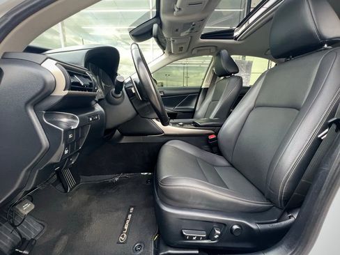 Used 2018 Lexus IS 300 image 16